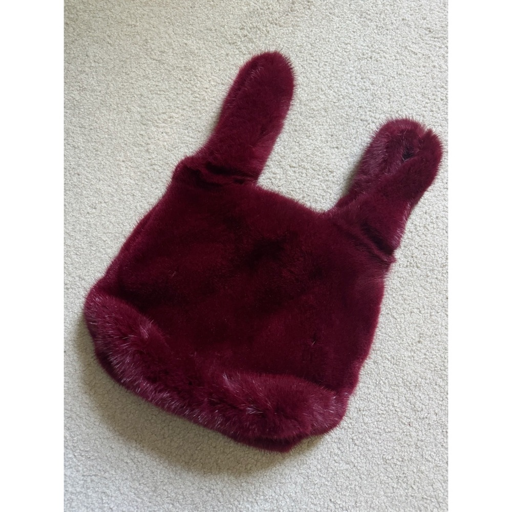 Color temperature fox fur bag